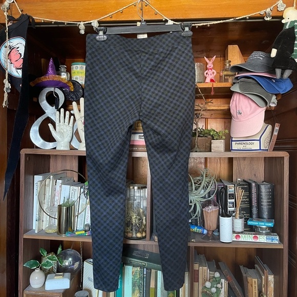Old Navy black, green and blue checkered Stevie Pant sz medium - Picture 6 of 7